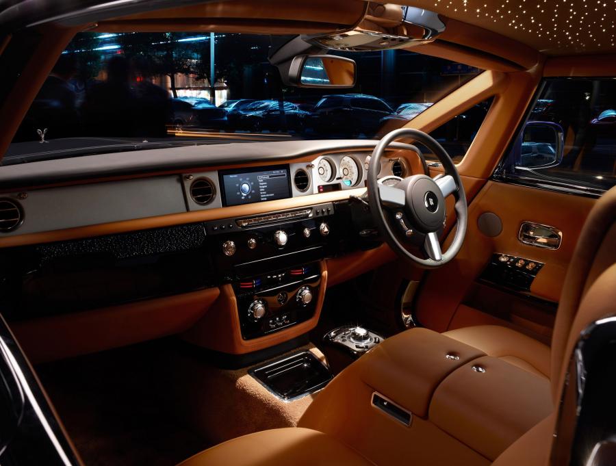  Rolls-Royce Phantom Coupe 2012 года  (фото 18 из 34)